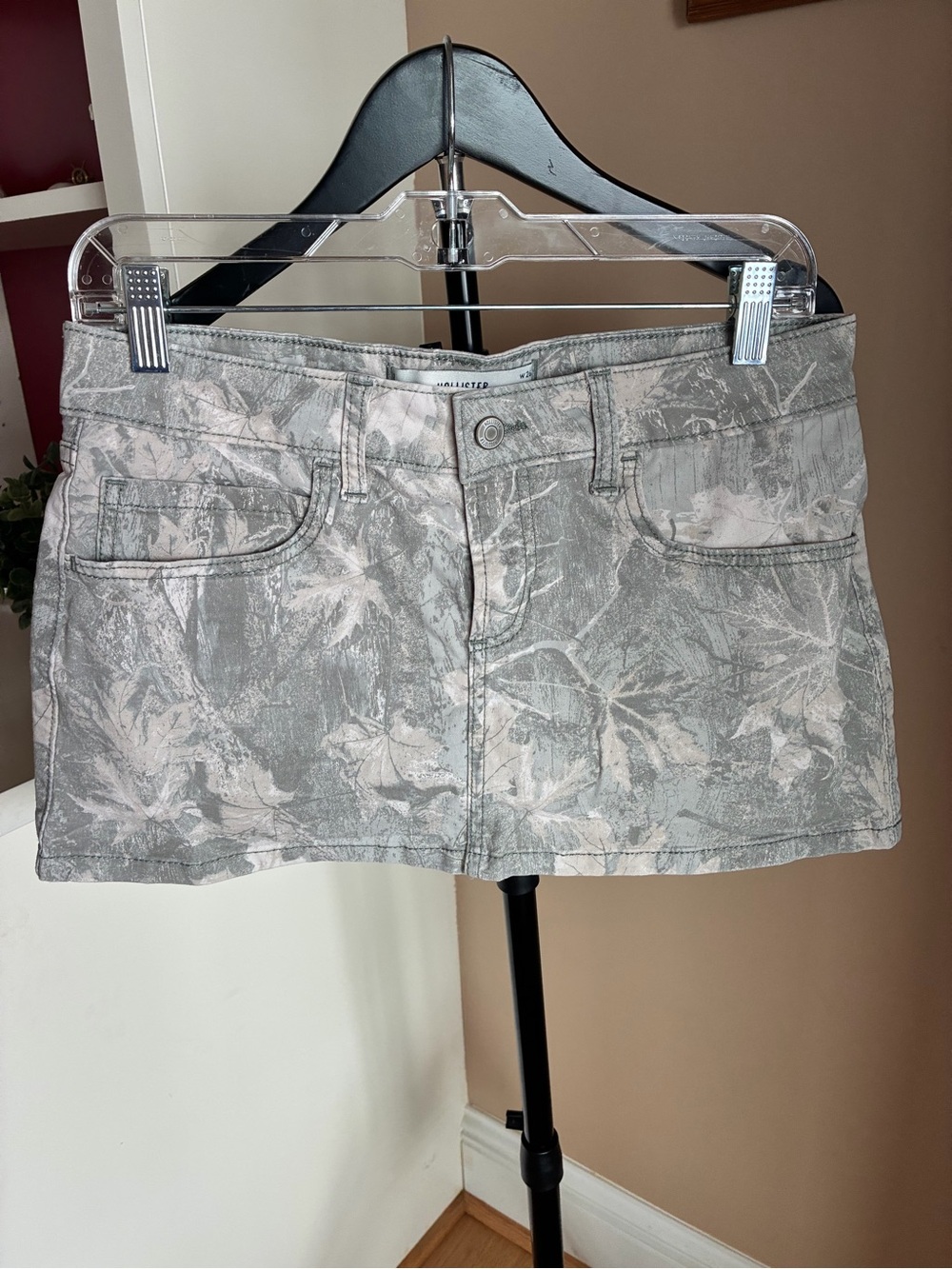 Hollister Low Rise Camo Mini Skort Grey White Leaf Print Twill W26 Y2K Style sz2